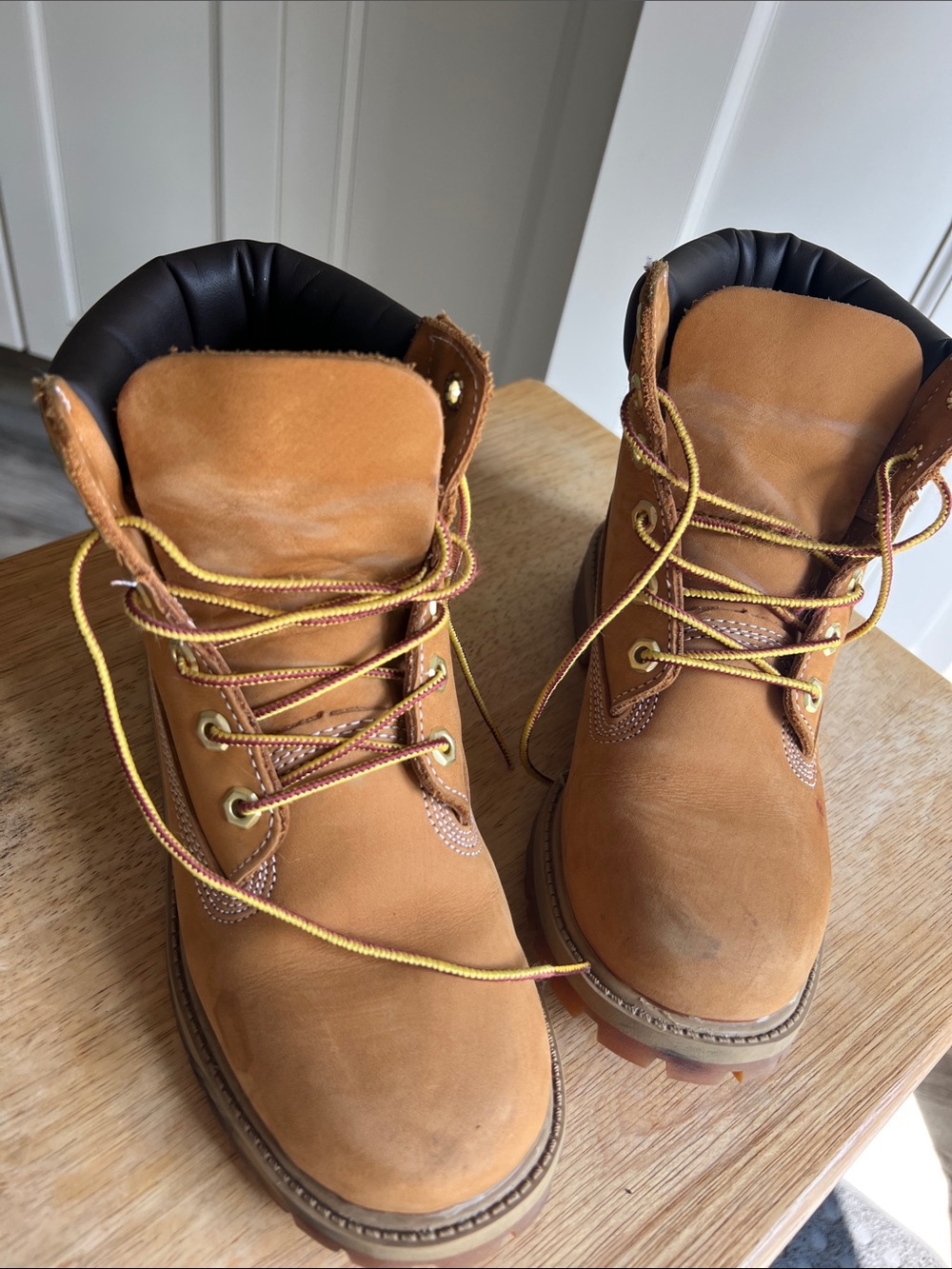 Timberland Kids Wheat Lace-Up Boots with Brown Collar